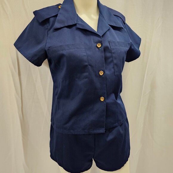 Lady Cop Outfit - Picture 2 of 3